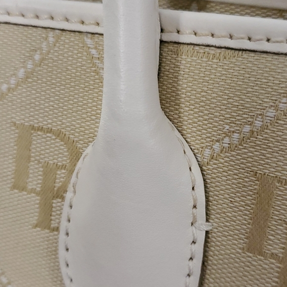 Dooney and Bourke double long handle tote - Picture 7 of 7